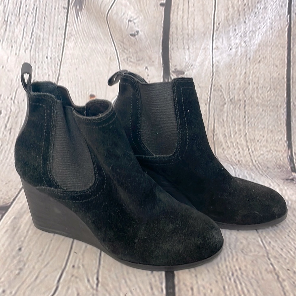 Lucky Brand Wedged Heel Black Suede Booties Size 7.5 Excellent Condition